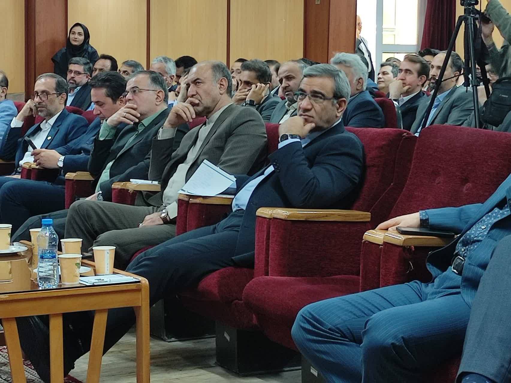 نشست استاندار خراسان رضوی با مدیران عامل سازمان همیاری و شرکت‌های تابعه